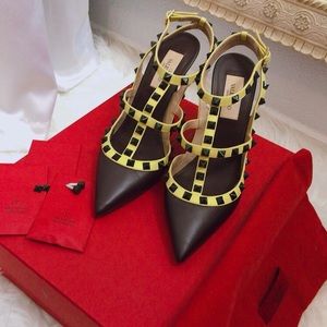 Valentino Garavani rockstuds pumps heels size 36.5